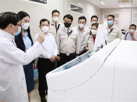 Image: Quang Ngai hospitals receive medical supplies from RoK