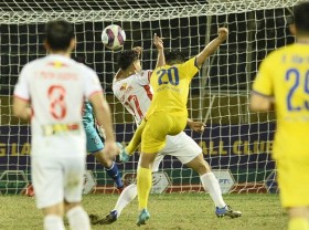 Image: Phan Van Duc’s stunning long-range shot made the Vinh stadium’s bridge explode