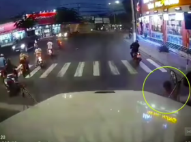 Image: The man died under the wheel of a container, 12 days later a haunting clip appeared
