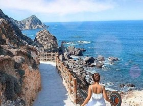 Image: Eating out in Quy Nhon in March immersed in the blue sea, white sand, and sunshine 