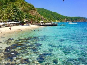 Image: Fascinated by the little-known beaches in Nha Trang