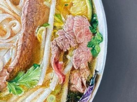 Image: Ho Chi Minh City man stuns viewers with ‘pho’ painting that cannot be realer
