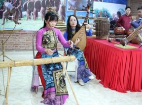 Image: Exhibition introduces traditional musical instruments of Vietnam's ethnic groups