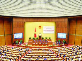 Image: Vietnam to keep importing oil due to domestic refinery woes