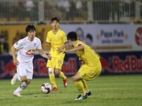Image: HAGL continues to not win, what does Kiatisak say?