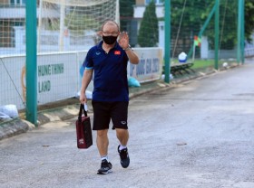 Image: Scorching: Mr. Park is again, ready for the day of the Oman & Japan duel