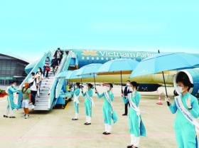 Image: Vietnam officially reopens its doors to international tourism