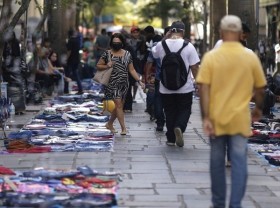 Image: Brazil health regulator says time to ease COVID travel restrictions