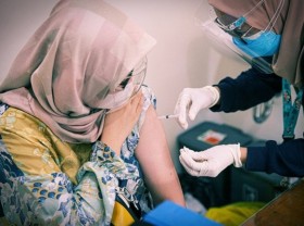 Image: Indonesia aims to vaccinate entire target population in March