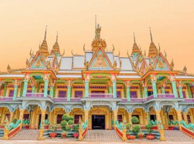 Image: Admire Vietnam’s largest reclining Buddha statue in Soc Trang