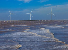 Image: Duyen Hai Tra Vinh Wind Power – a picturesque check-in point in the West