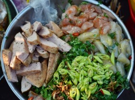 Image: Four dishes reminding the name is immediately thinking of Hue