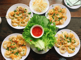 Image: ‘Hunting’ 8 delicious Banh Khot shops in Vung Tau, visitors coming in and out