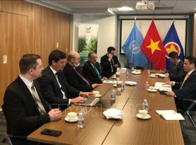 Image: Ambassador meets World Evangelical Alliance chief in New York