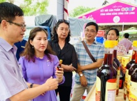 Image: Forum showcases OCOP products of 32 localities