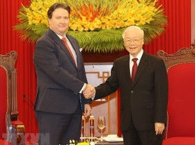 Image: Party leader applauds progress in Vietnam - US relations