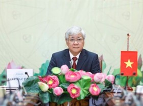 Image: Vietnamese leaders extend New Year greetings to Laos, Cambodia