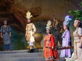 Image: Reformed opera play on national heroines celebrates National Reunification Day
