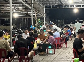 Image: The unnamed fish hotpot restaurant attracts hundreds of customers in Tay Ninh