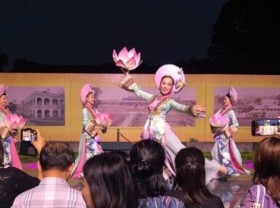 Image: Night tour of Thang Long Imperial Citadel to return in late April