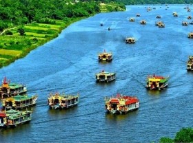Image: Thua Thien-Hue: Hue Nam Temple Festival a draw to visitors