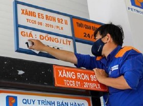 Image: Gasoline value at the moment spiked to the highest, hitting the mark of 30,000 VND/liter
