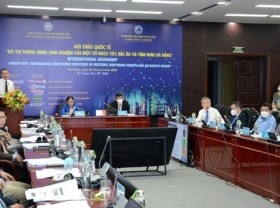Image: International seminar discusses smart city building in Da Nang