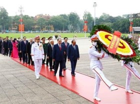 Image: Leaders pay homage to President Ho Chi Minh on birth anniversary