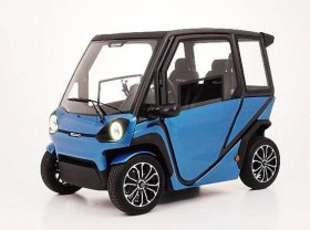 Image: Mini automotive mannequin operating on photo voltaic vitality causes fever, priced at simply over 100 million VND