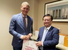 Image: Promoting Vietnam agriculture to the US hypermarket chain