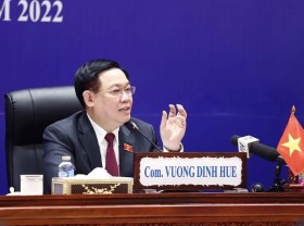 Image: Top Vietnamese legislator meets with Vice President of Lao NA