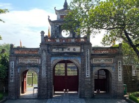 Image: The most famous ancient capitals of Vietnam, with ancient beauty attract many visitors to check in