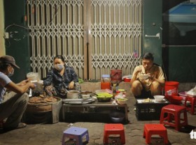 Image: Enjoying snacks and drinks all day can’t run out of delicious dishes in Phan Thiet￼