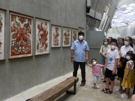 Image: Exhibition on beauty of Vietnamese craft villages opens in Dak Lak