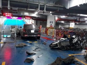 Image: Mercedes Maybach ‘carried’ a collection of motorbikes within the tunnel, inflicting 1 harm