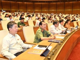 Image: NA deputies spend all day debating draft laws