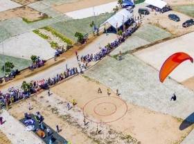 Image: National Paragliding Club Championship held in Ly Son island
