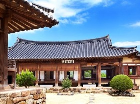 Image: RoK resumes the granting of visas to foreign tourists