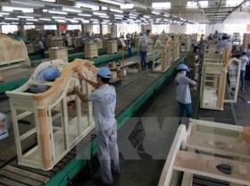 Image: Domestic firms to receive consultations on wooden furniture export to Canada