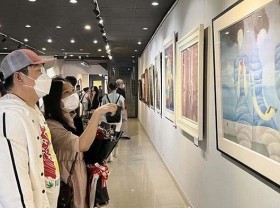 Image: Ho Chi Minh City Fine Arts Association hosts silk painting exhibition