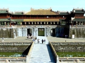 Image: Hue Monuments Conservation Centre marks 40th anniversary