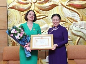 Image: Peace, friendship insignia conferred upon Australian Ambassador