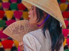 Image: Picturesque nature, delicious food call tourists to Hue