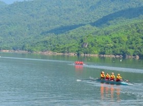Image: Over 400 athletes compete at National Rowing and Canoeing Clubs Championship