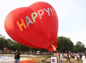 Image: Hue ancient capital seen from hot air balloon