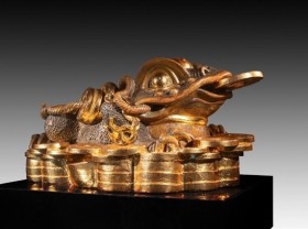 Image: Vietnamese ceramic artist sets two Guinness World Records