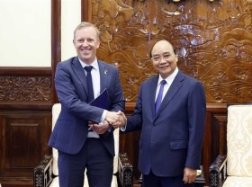Image: Outgoing British, Belgian ambassadors bid farewell to President