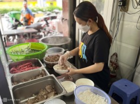 Image: Pho restaurant for more than 20 years without vegetables, prices in Saigon