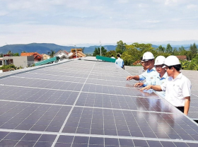Image: International financing vital for energy transition