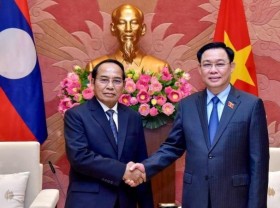 Image: NA Chairman receives Lao Vice President